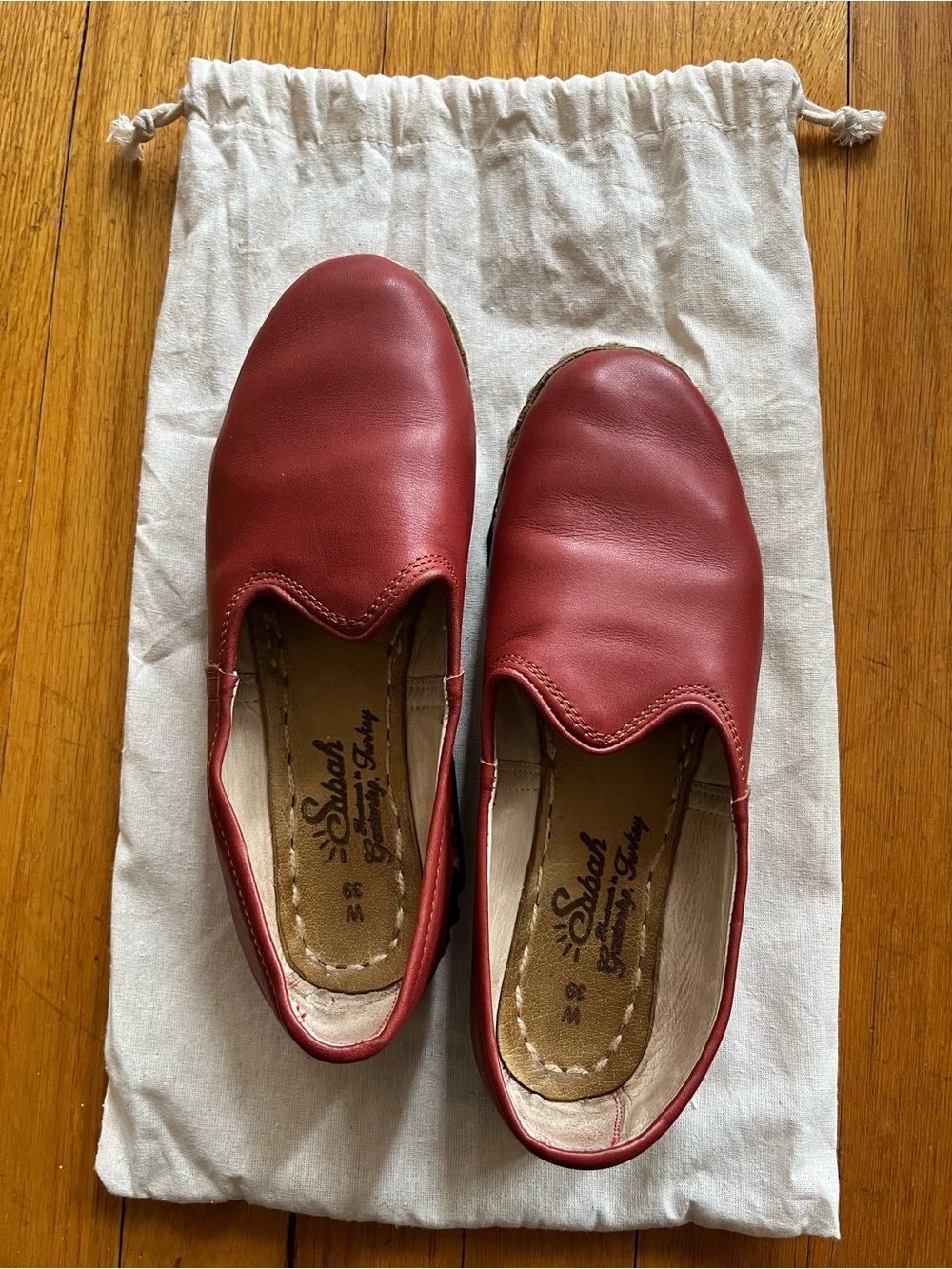 Sabah Sedona Red Leather Slip-On Flats, size 39